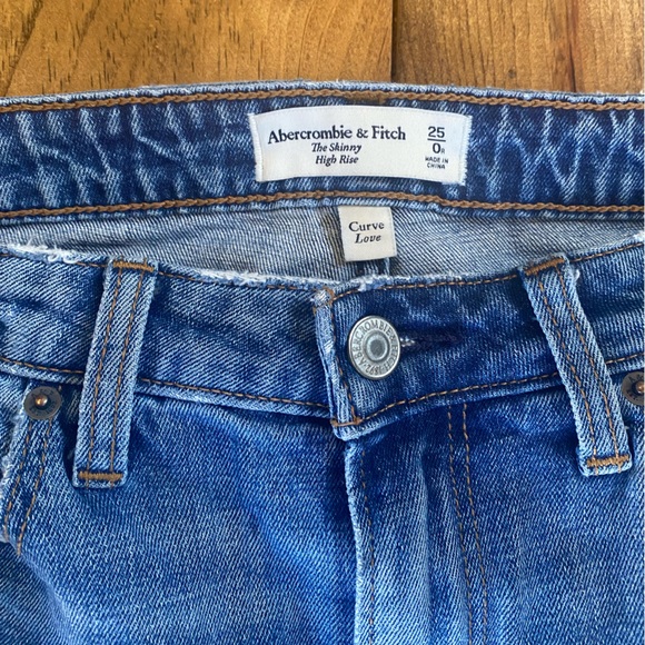 Abercrombie & Fitch Curve Love Skinny Jeans - Picture 3 of 4